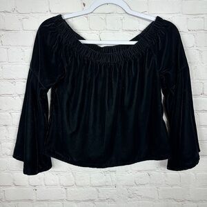 Hollister California Cropped XS black Off Shoulder Long Sleeve velour top blouse